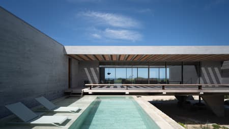 LA SECRETA HOUSE